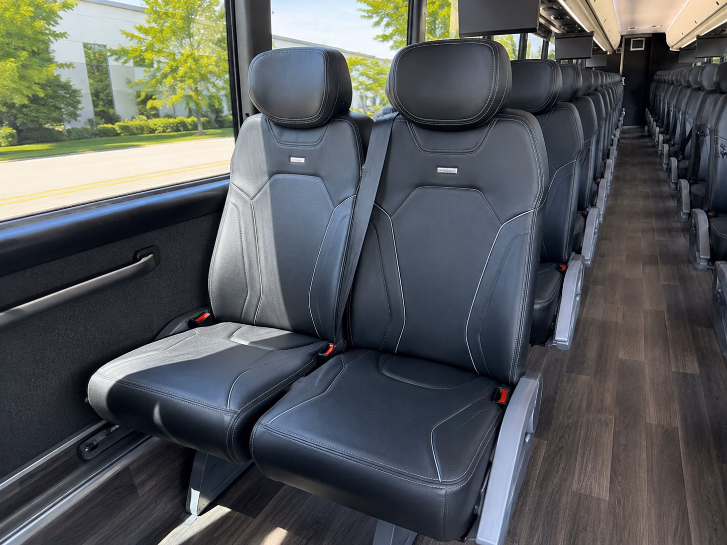 airport pickup shuttles for out of town wedding guests